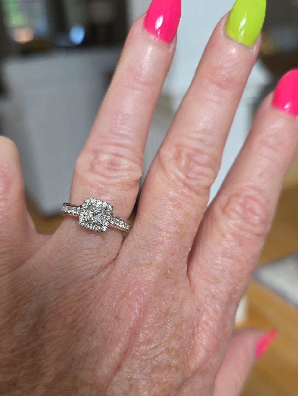 Sparkling Diamond Engagement Ring Or Right Hand Ring 14kt White Gold - Picture 10 of 10